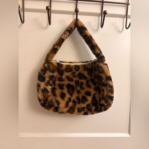 🌸3/$14🌸 🤎 fluffy leopard print mini purse 🤎